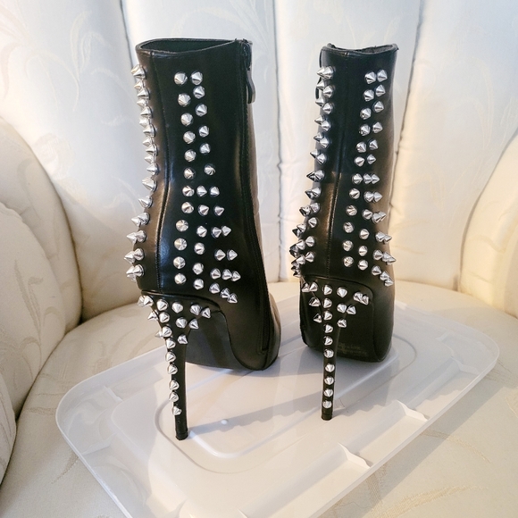 Bella Luna Boots - Picture 3 of 7